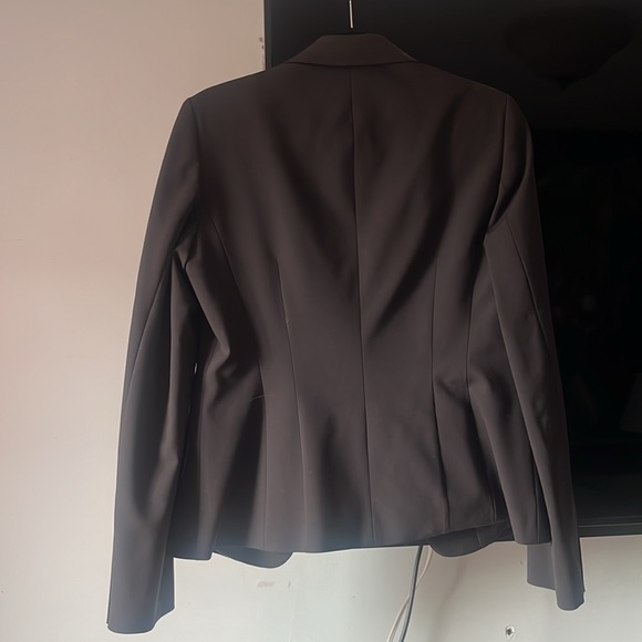 Hugo Boss short blazer. Pristine condition, worn a handful of times - Picture 3 of 4